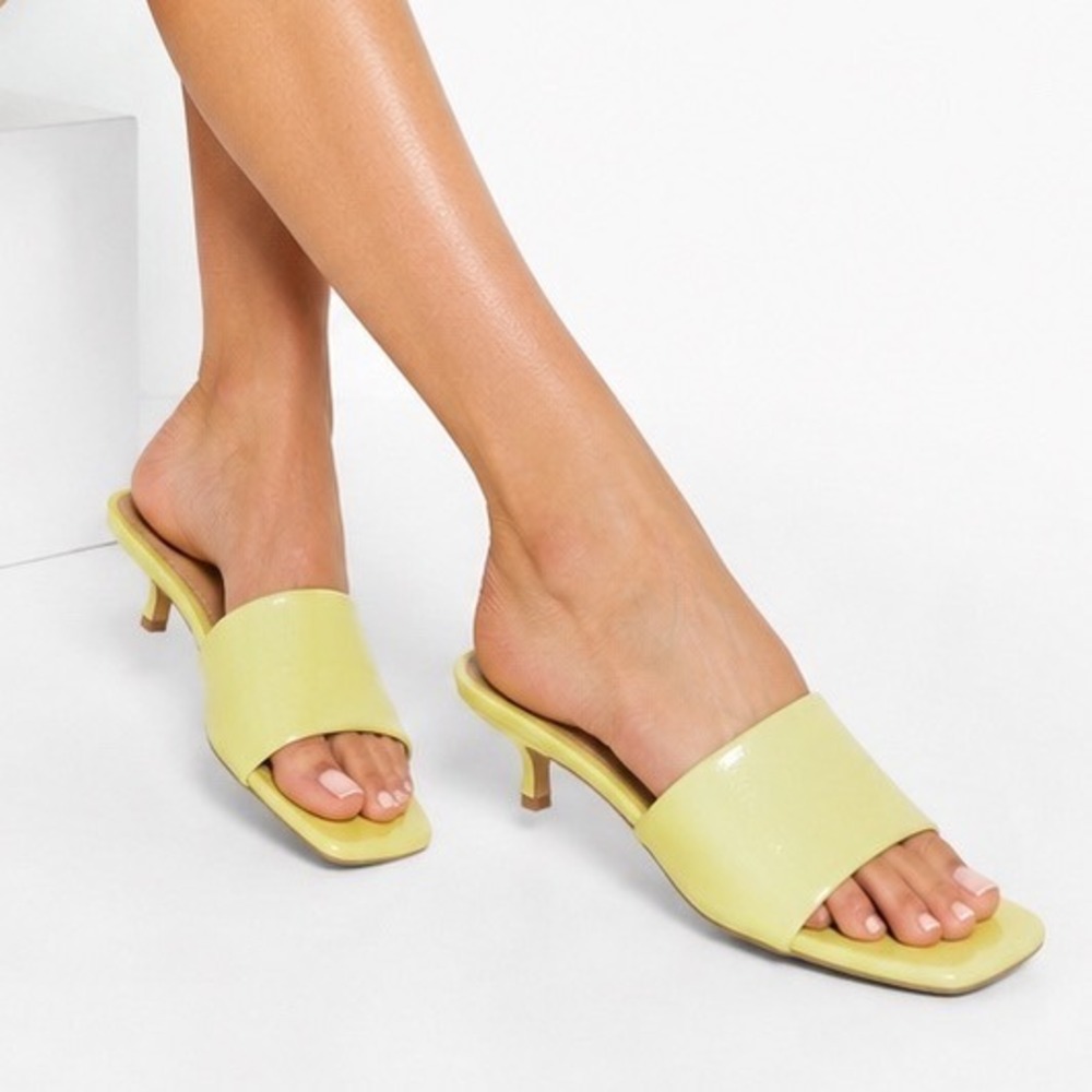 Madden Girl Women G-MOTT Kitten Heel Slide Sandals Yellow Patent Square Toe 6.5M